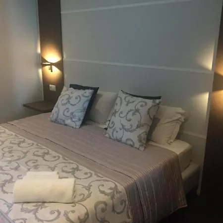 Faleron Rent A Room Toc Bed and Breakfast